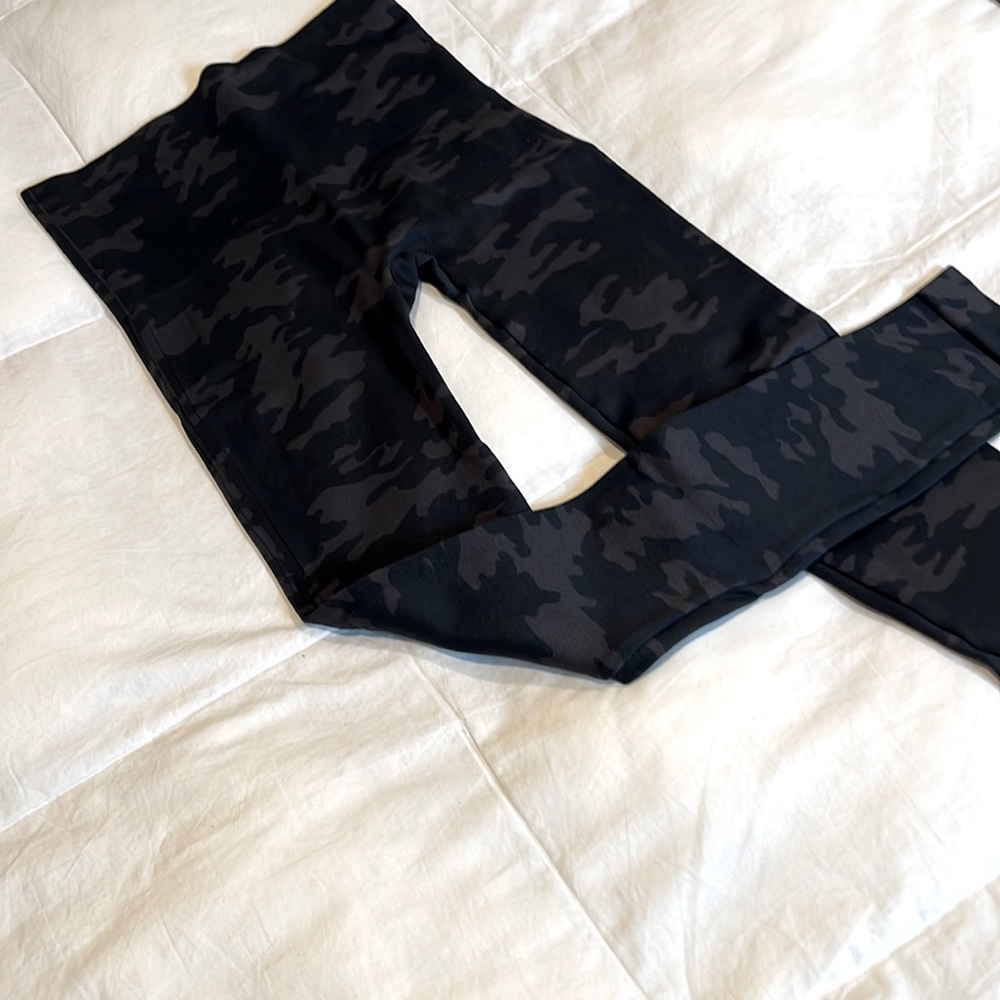 Spanx Black Camo pattern SzS